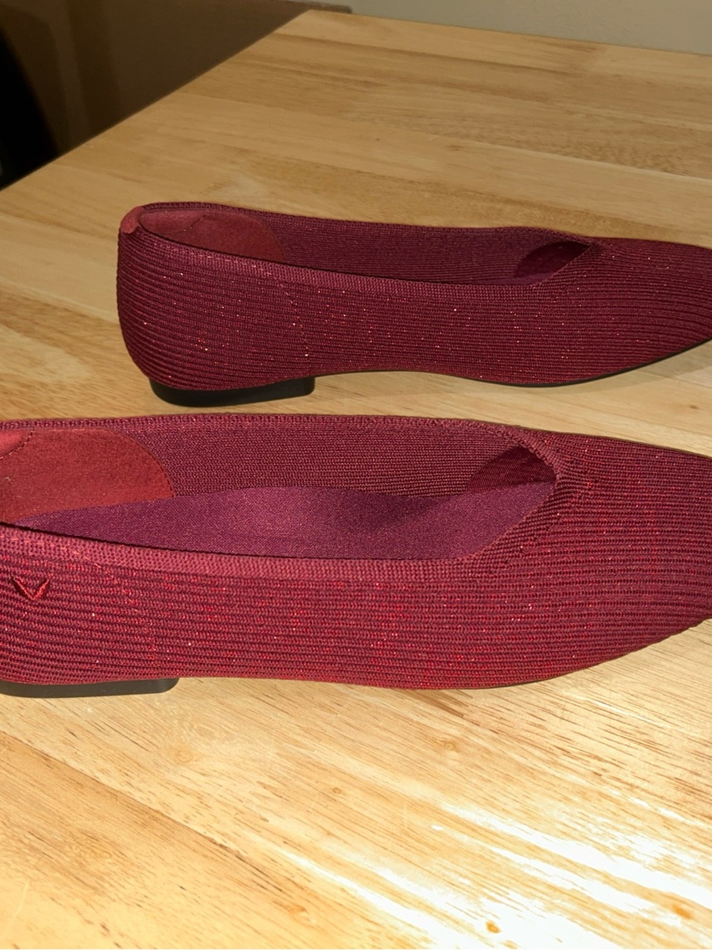 NWOB VIVAIA Square-Toe Margot V-Cut Flats Burgundy Sparkle NEW 41 / US 9.5 Woven